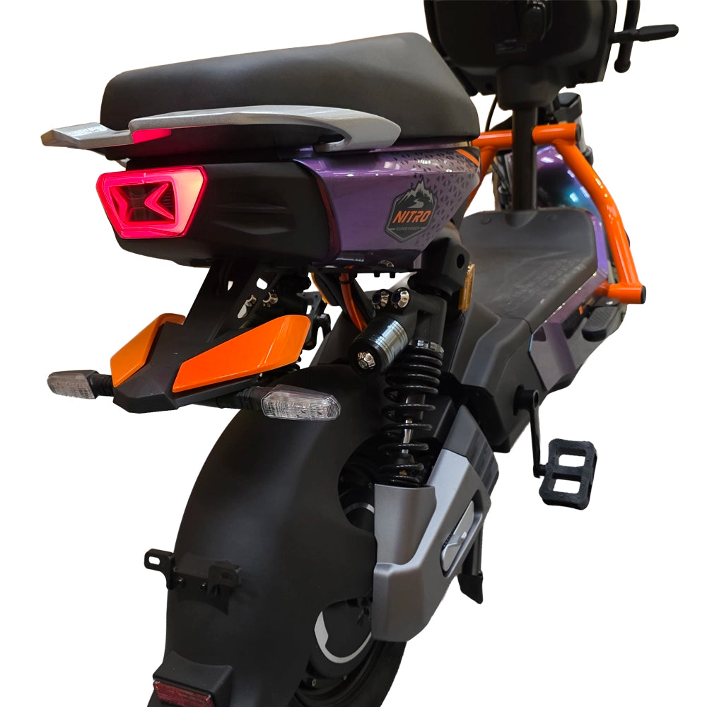 Scuter Electric Nitro 800W, 25km/h Autonomie de pana la 70 km Baterie plumb-acid 60V, Fara permis Alb-Rosu