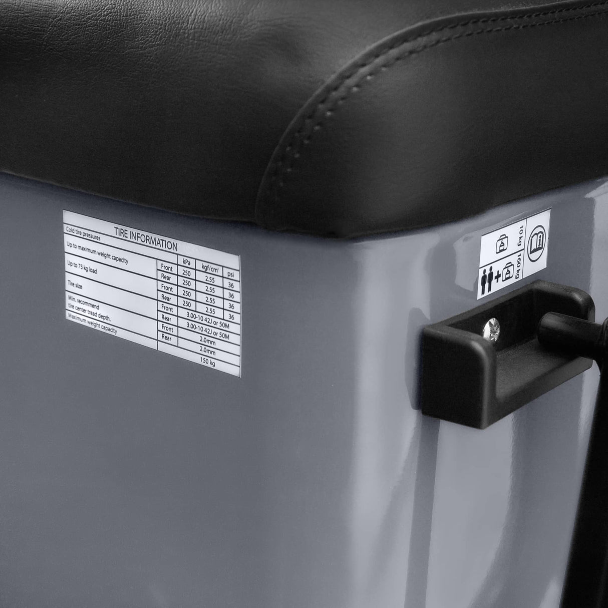 Triciclu electric Voltarom APM5, 60V, 20 AH, 1000W, fara permis, viteza maxima 25 km/h, Gri, autonomie pana la 40km