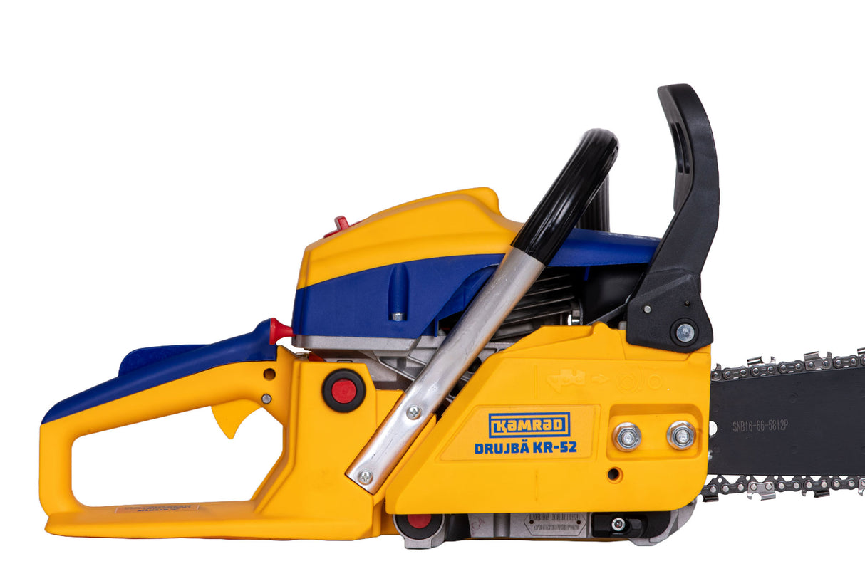 Drujba pe benzina Kamrad KR-52, 5.8 CP, 52CC, 33 dinti, pasul 0.325”, 1,5mm + ulei amestec 0.5L si toporisca Wolfson