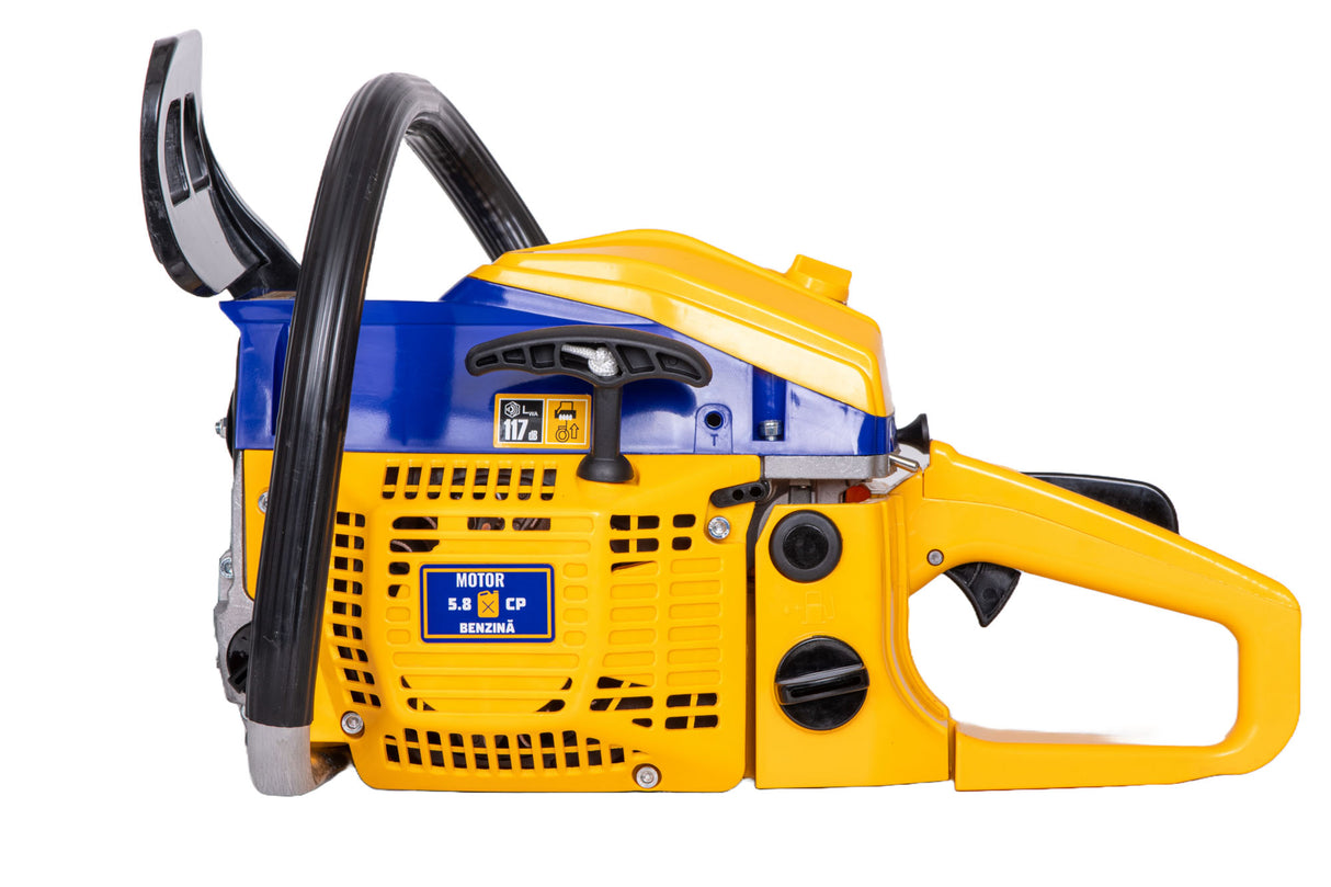 Drujba pe benzina Kamrad KR-52, 5.8CP, 52cc, 2 lame 2 lanturi, toporisca Wolfson