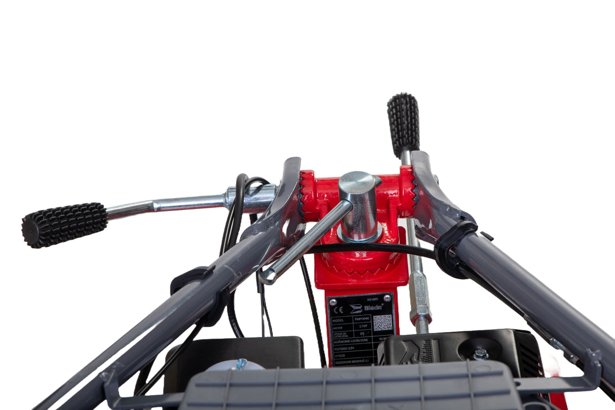 Motosapa pe benzina Blade 800PRO, 8CP, latime de lucru 60-80 cm, roti de transport 4.00-8, plug, rarita si freze pentru sapat
