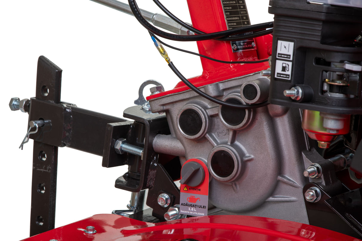 Motosapa pe benzina Blade 800PRO, 8CP, latime de lucru 60-80 cm, roti de transport 4.00-8, plug, rarita si freze pentru sapat