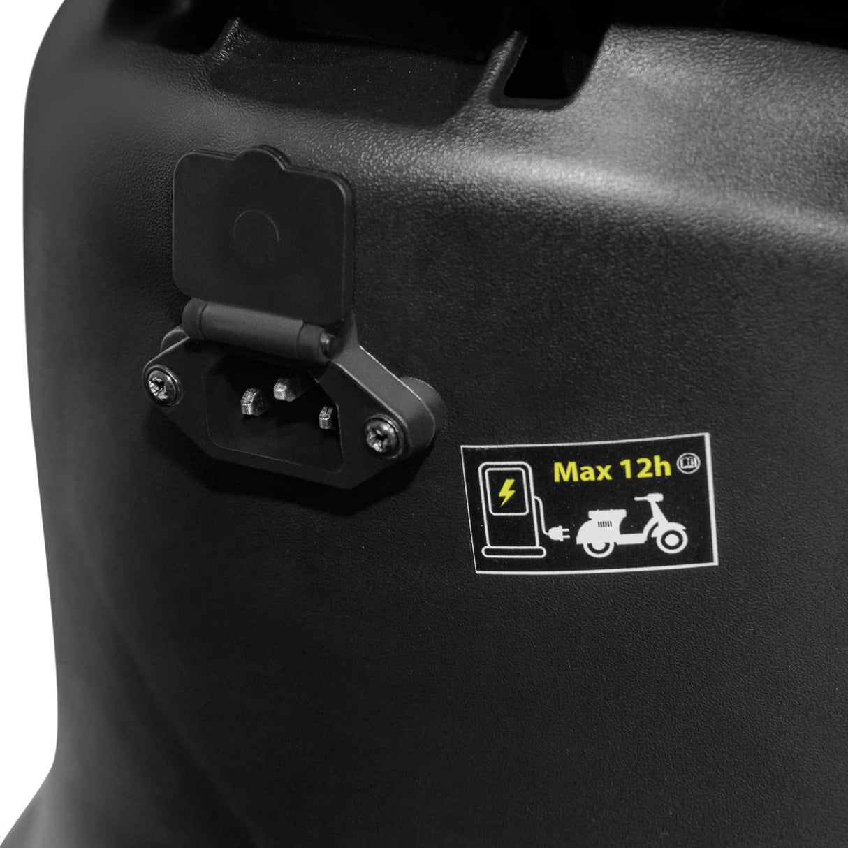 Voltarom S2, motor 2000W, autonomie pana la 60 km, viteza maxima 25 km pe ora, Scuter electric Fara Permis, Visiniu