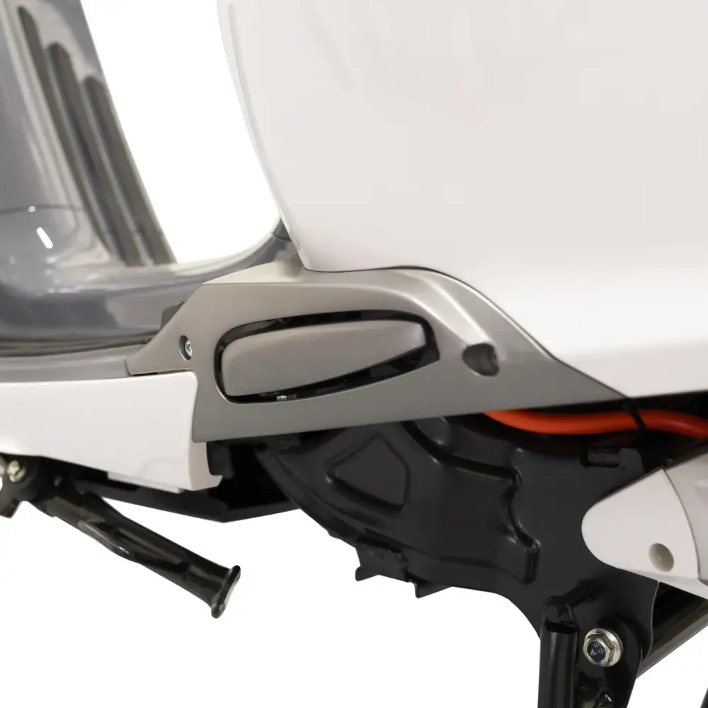 Scuter Electric Rotakt Casablanca Motor Bosch 3000w 25km/h Autonomie 55 km Baterie Litiu-ion 60V 26Ah, Timp încărcare 6-8h

