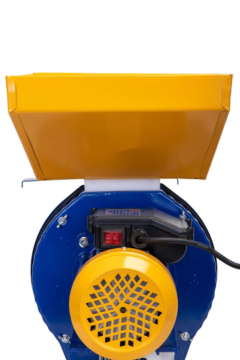 Moara pentru cereale si stiuleti de porumb Kamrad, 3900W, 320 Kg/h - Accesorii incluse