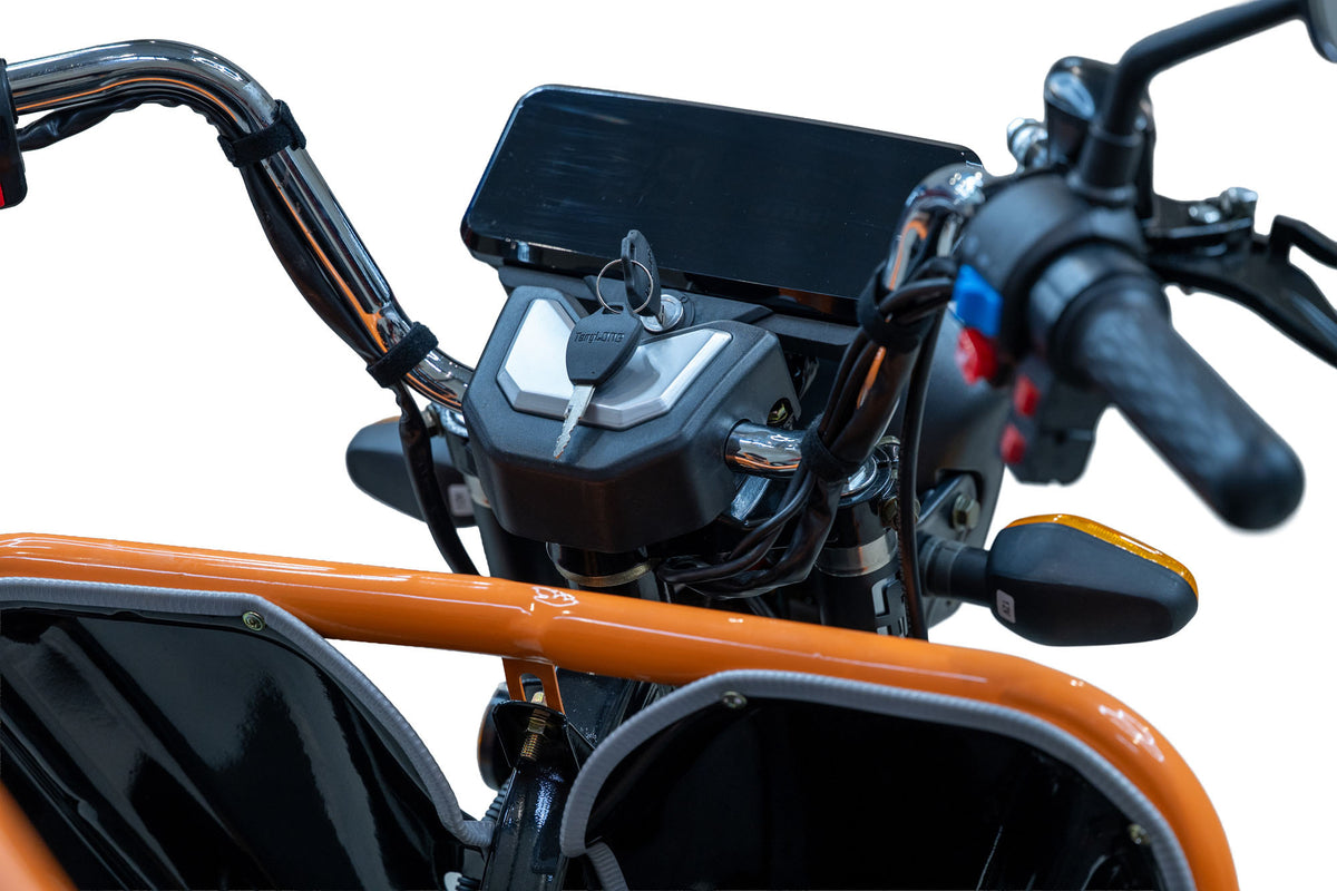 Triciclu Cargo electric BLADE Active R6 1300W, 25 km/h, autonomie pana la 50 km, baterie plumb-acid 72 V/20 Ah, capacitate maxima 500 kg, fara permis, culoare negru-portocaliu