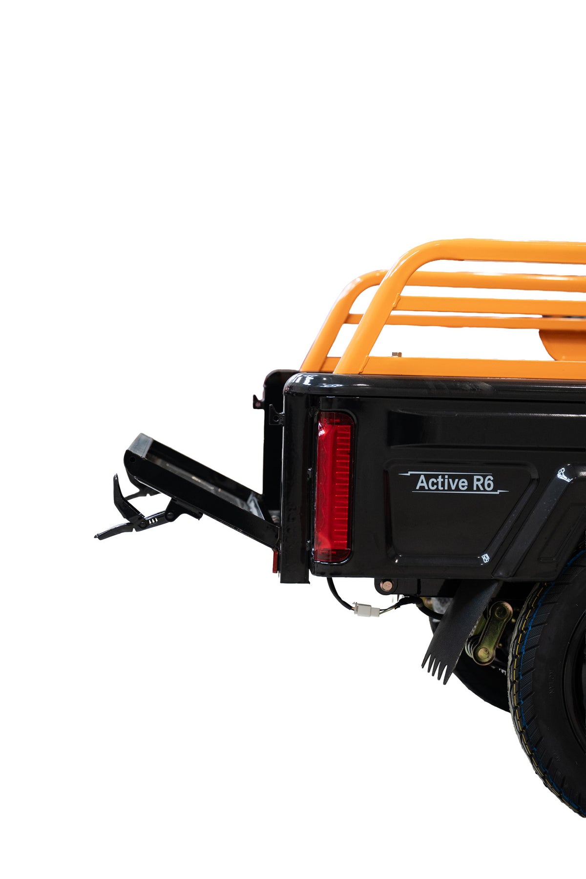Triciclu Cargo electric BLADE Active R6 1300W, 25 km/h, autonomie pana la 50 km, baterie plumb-acid 72 V/20 Ah, capacitate maxima 500 kg, fara permis, culoare negru-portocaliu