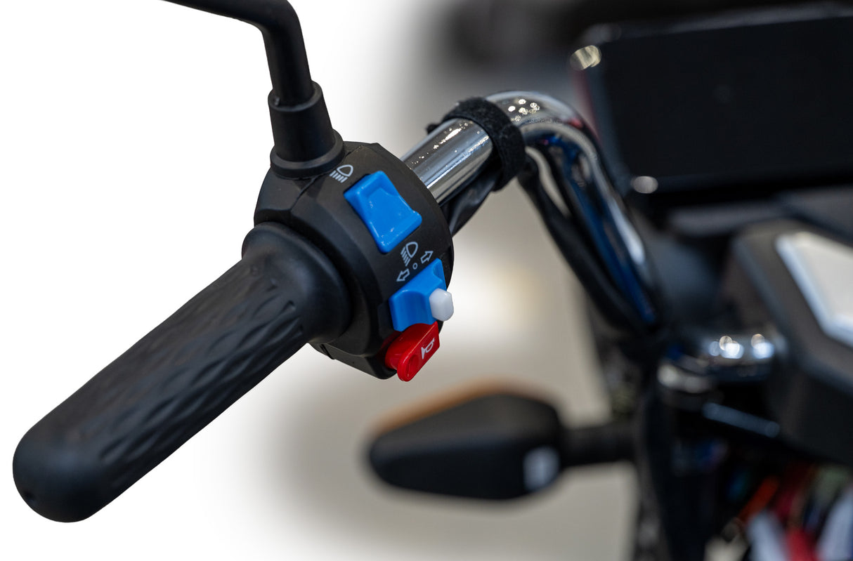 Triciclu Cargo electric BLADE Active R6 1300W, 25 km/h, autonomie pana la 50 km, baterie plumb-acid 72 V/20 Ah, capacitate maxima 500 kg, fara permis, culoare albastru