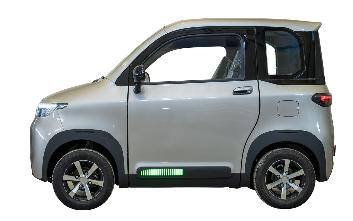 Masina electrica fara permis BLADE Vibe Plus, 4000W, 25 km/h, aer conditionat, silver