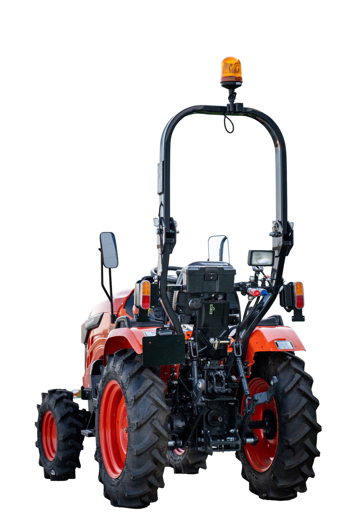 Tractor AVENGER 26 CP, motor Mitsubishi, cu roti agricole