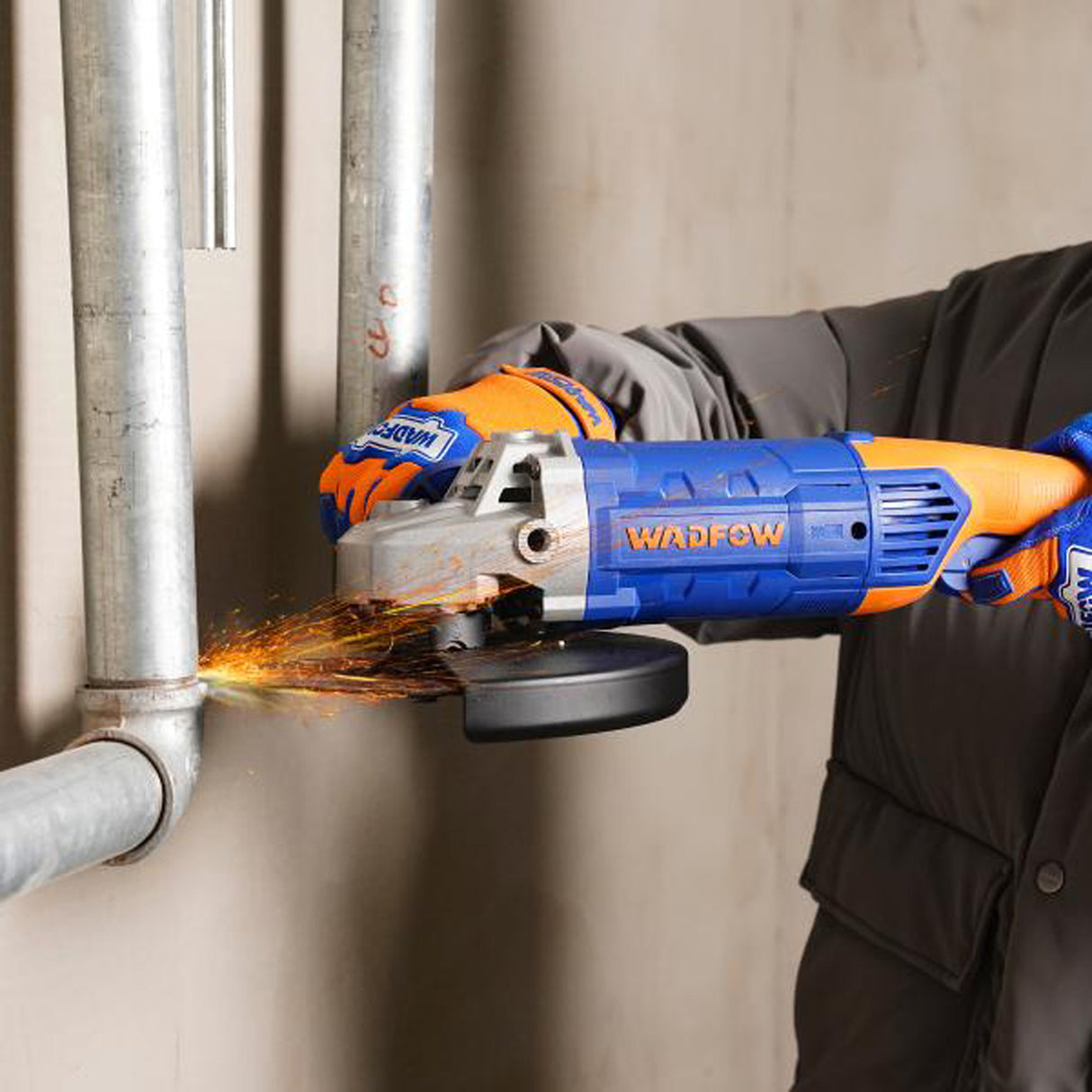 Polizor unghiular Wadfow, 2000W, 240V, 6500Rpm, diametru disc 230mm, include maner auxiliar, nu include disc